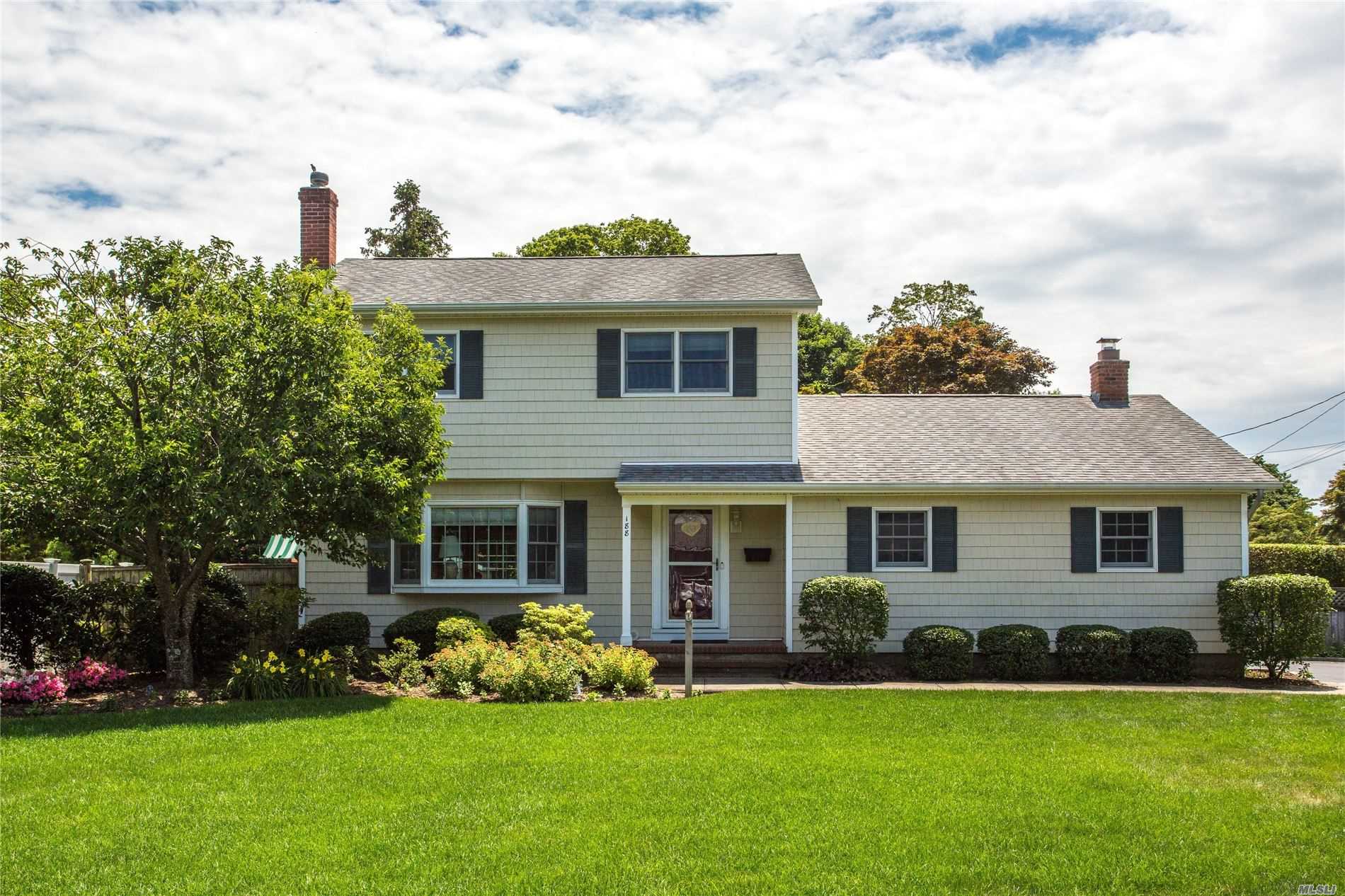 #1 photo, 188 5th Street, Saint James , NY 11780