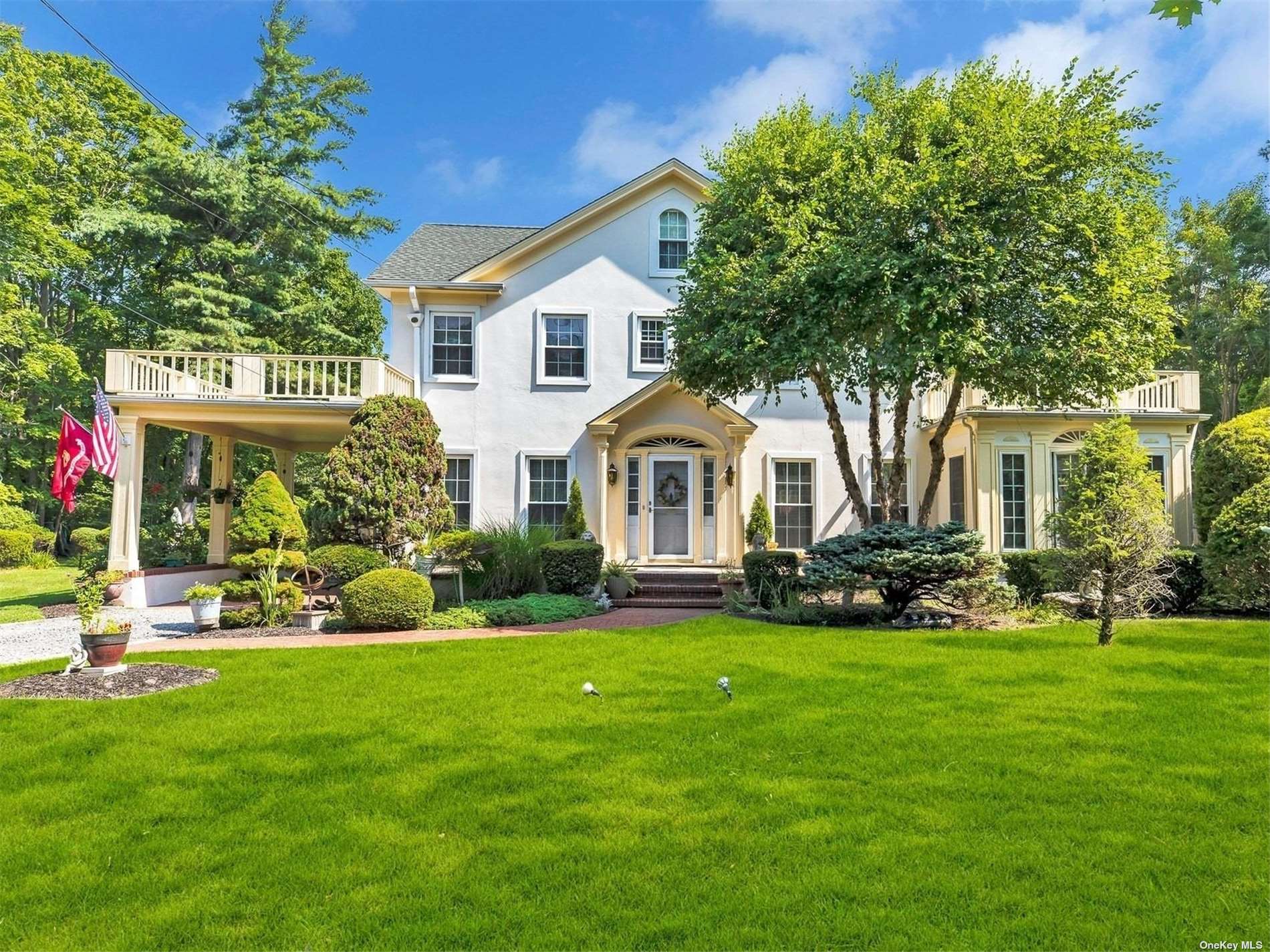 #1 photo, 677 Middle Road, Bayport , NY 11705