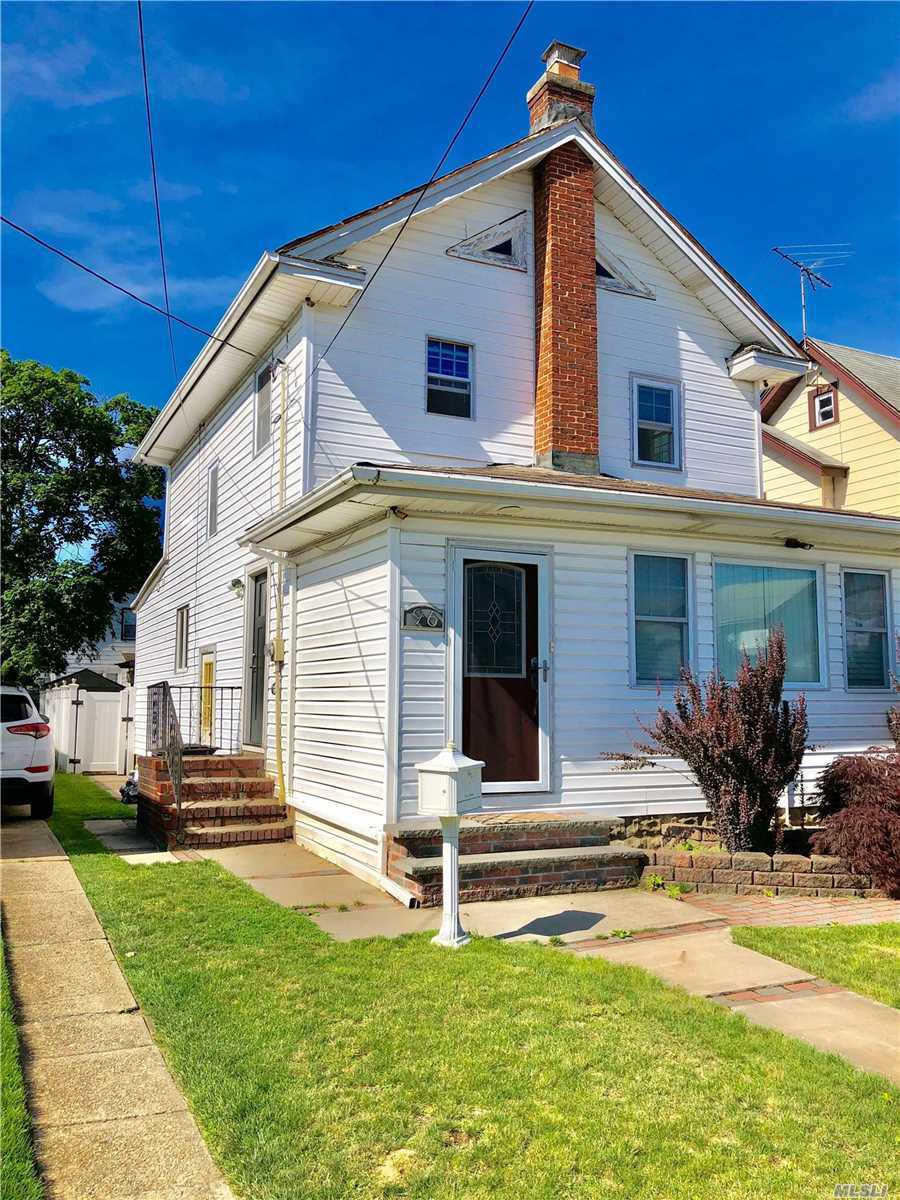 #1 photo, 96 E Saint Marks Place, ナッソー郡 Valley Stream , NY 11580