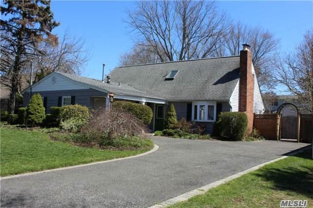 #1 photo, 471 Grundy Ave, Holbrook , NY 11741