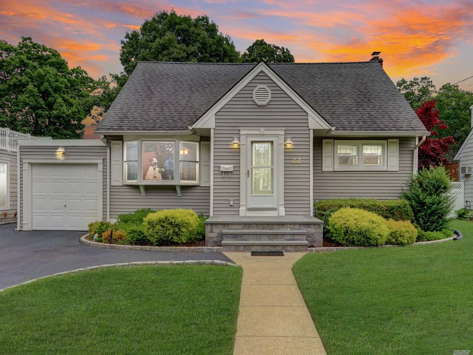 #1 photo, 22 Burton Lane, Massapequa , NY 11758