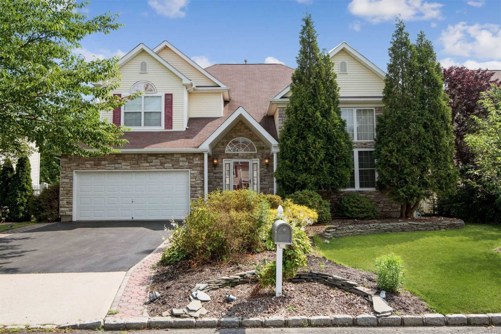 #1 photo, 21 Blueberry Ridge Drive, Holtsville , NY 11742