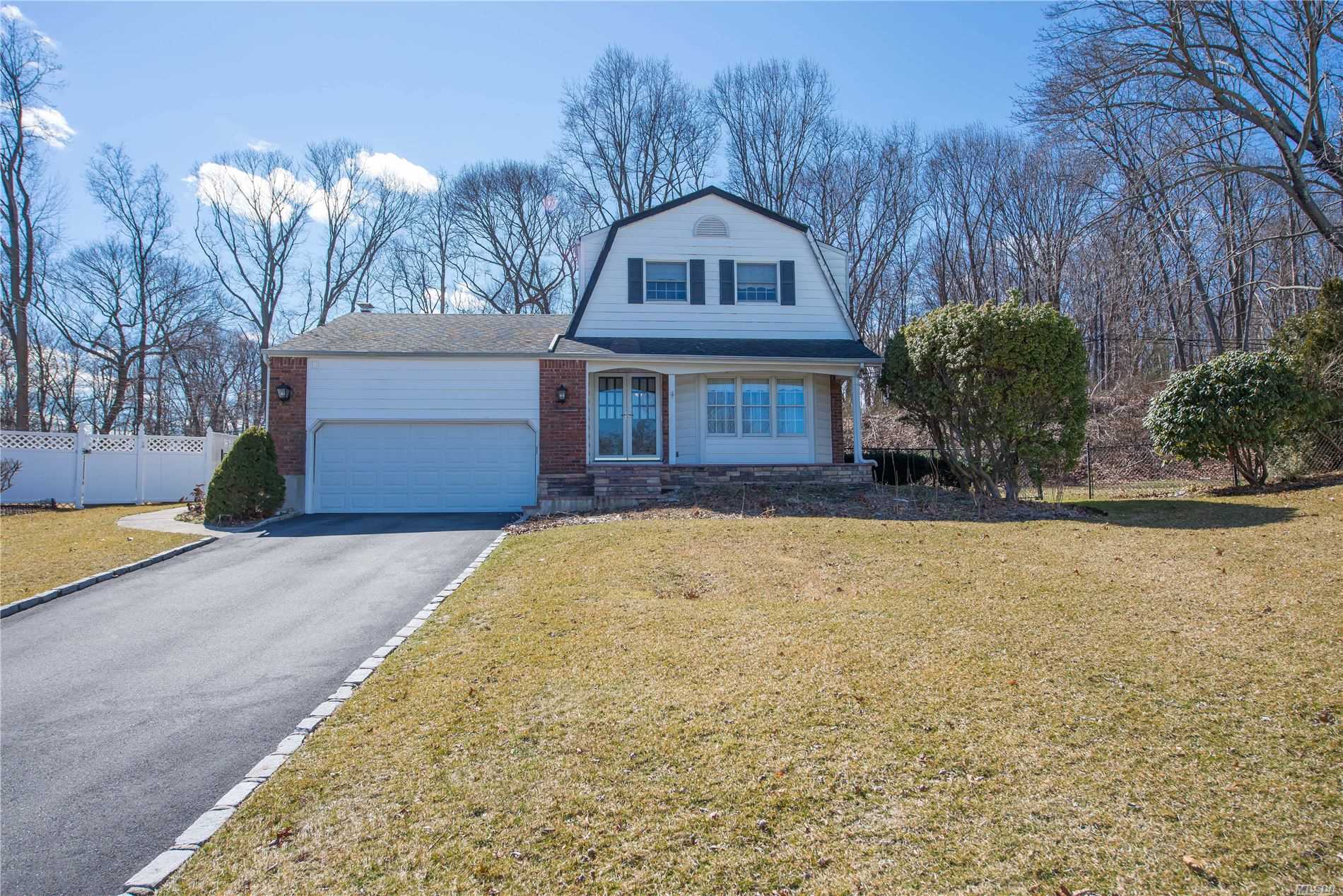 #1 photo, 18 Geoffrey Lane, Kings Park , NY 11754