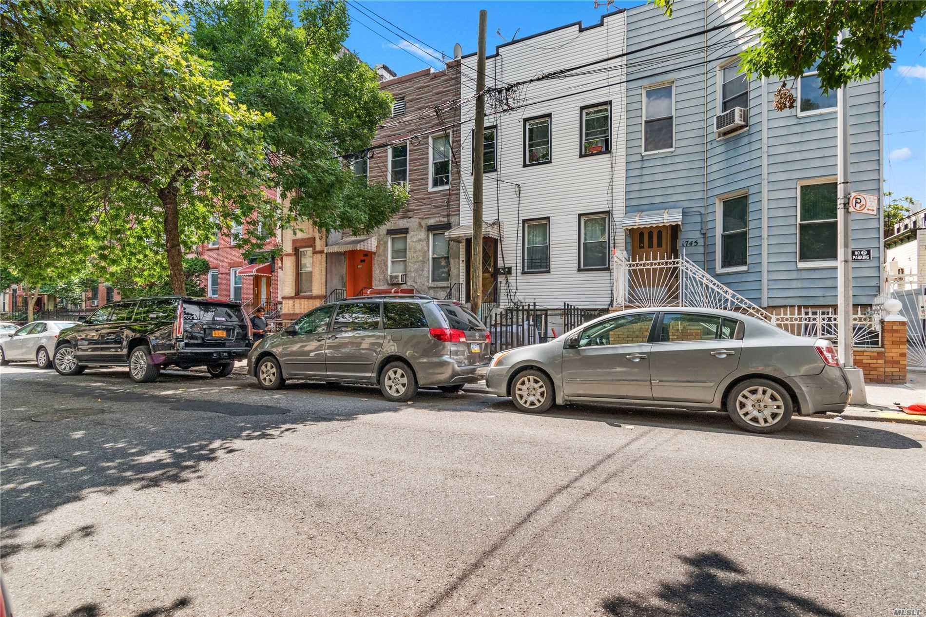 #1 photo, 1743 Grove Street, कुईंस Ridgewood , NY 11385