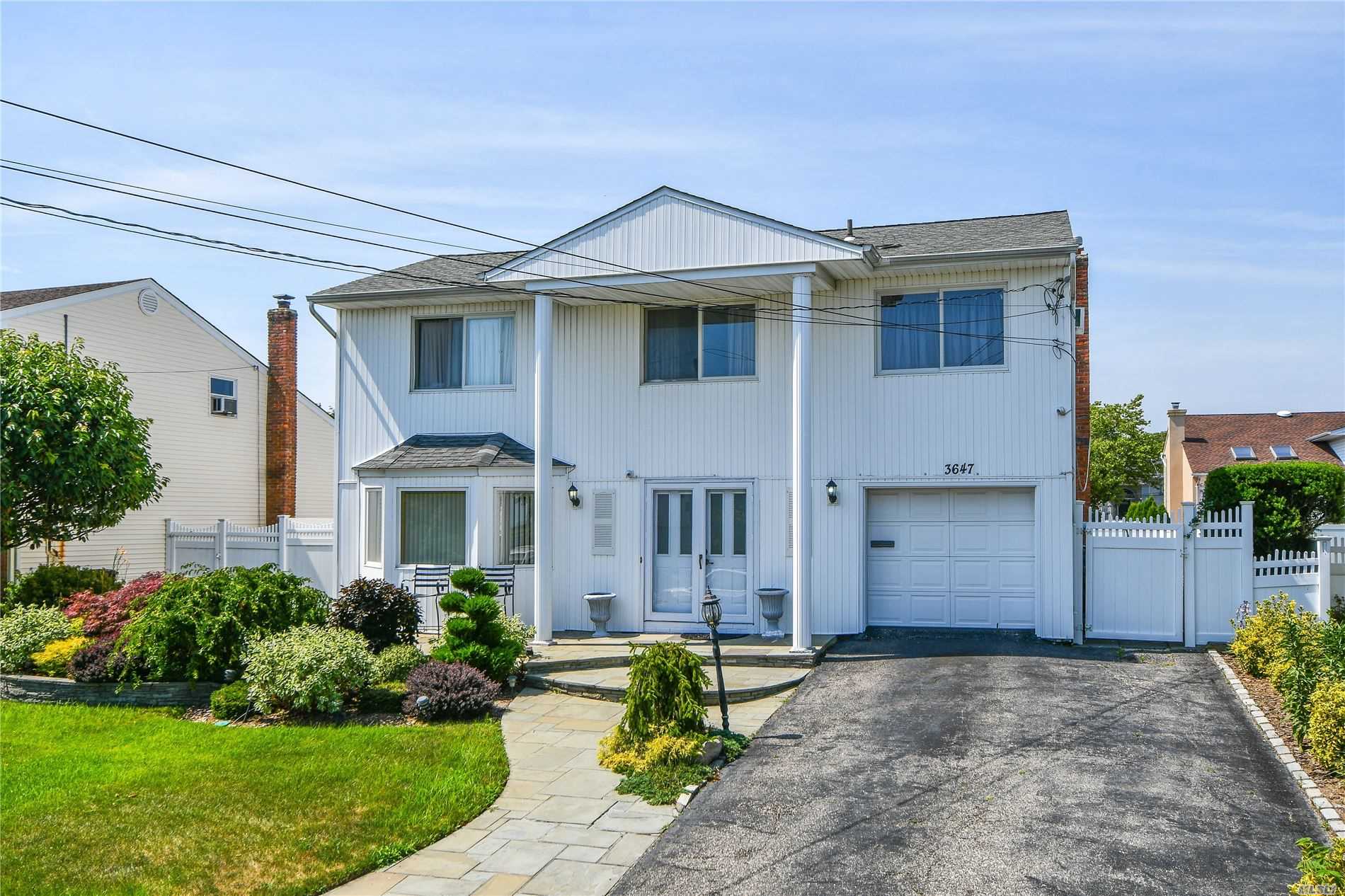 #1 photo, 3647 Bertha Drive, নাসাউ কাউন্টি Baldwin , NY 11510