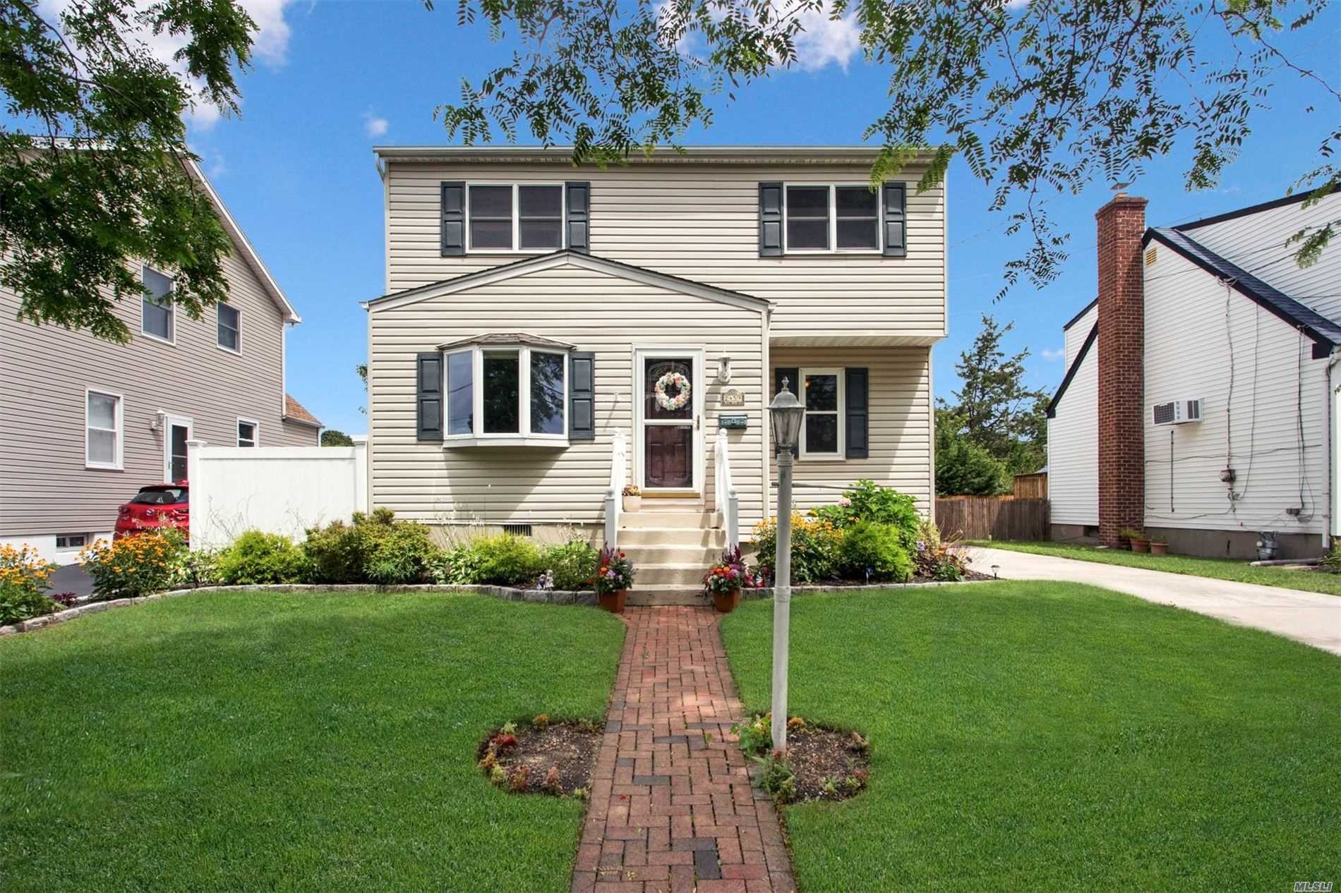 #1 photo, 2459 Woodland Avenue, Wantagh , NY 11793