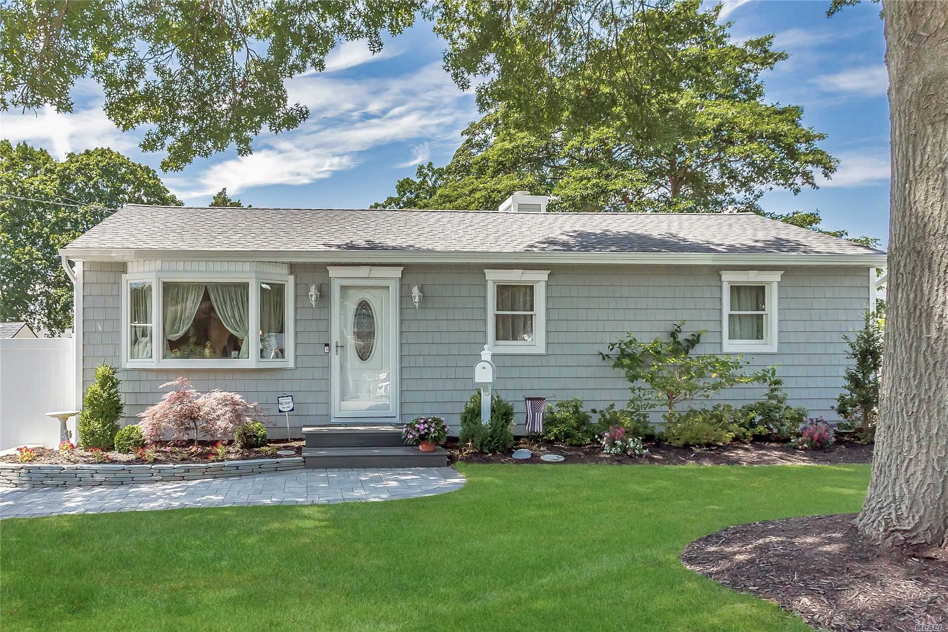 #1 photo, 284 Norma Avenue, West Islip , NY 11795