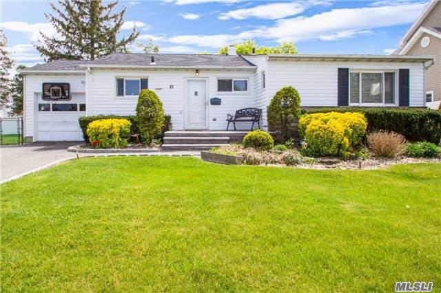 #1 photo, 27 Melony Avenue, ناسو Plainview , NY 11803