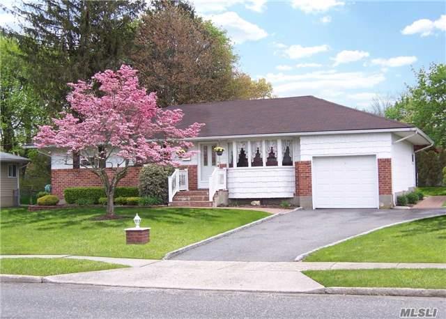 #1 photo, 93 Hayrick Lane, Commack , NY 11725