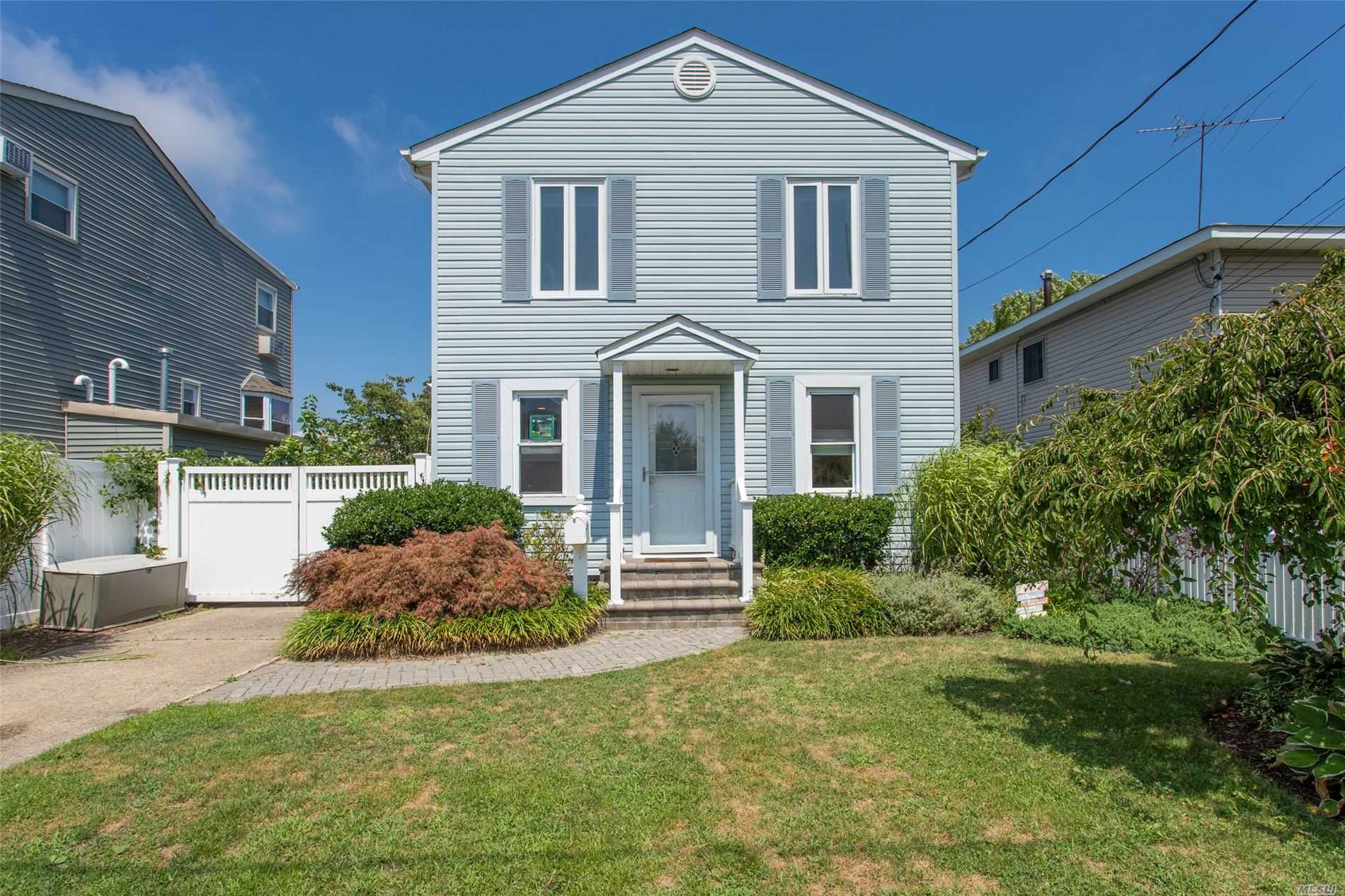 #1 photo, 27 Jackson Avenue, Babylon , NY 11702