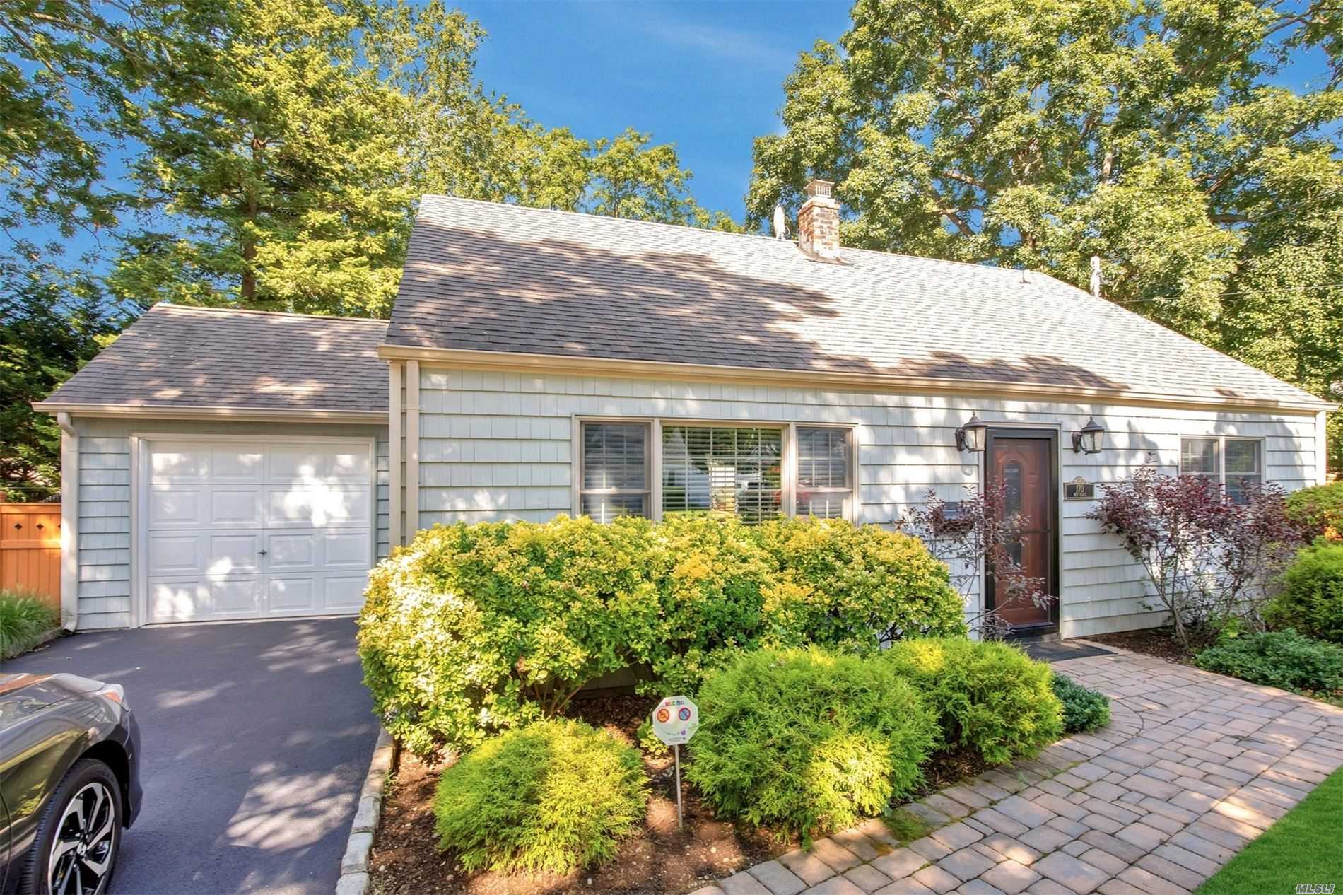 #1 photo, 170 May Place, 長島 Massapequa Park , NY 11762