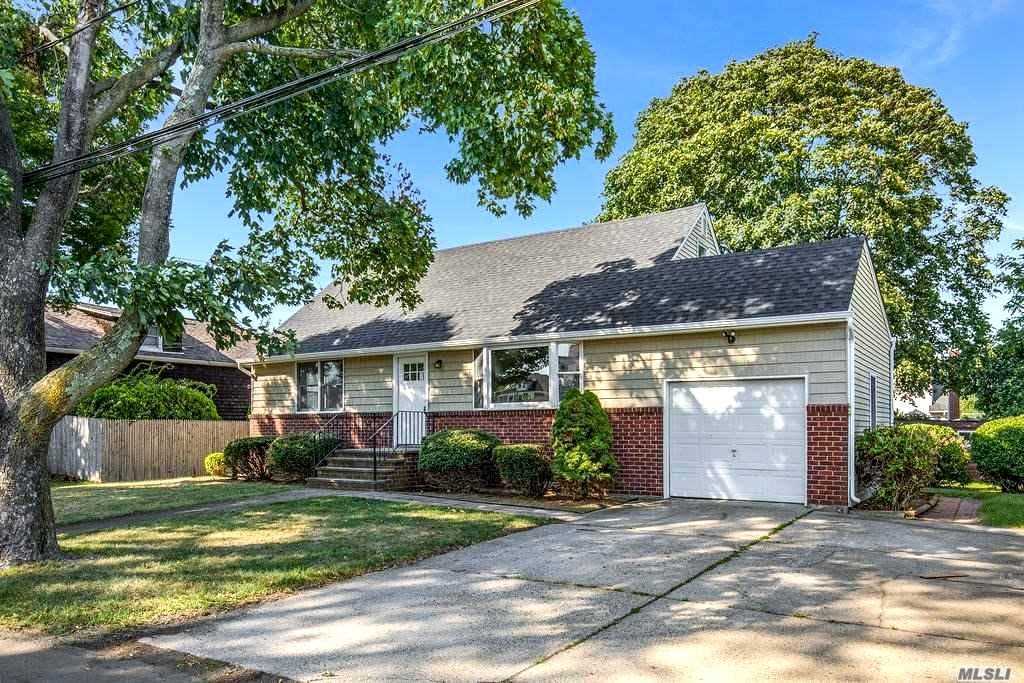 #1 photo, 226 Travis Street, Lindenhurst , NY 11757