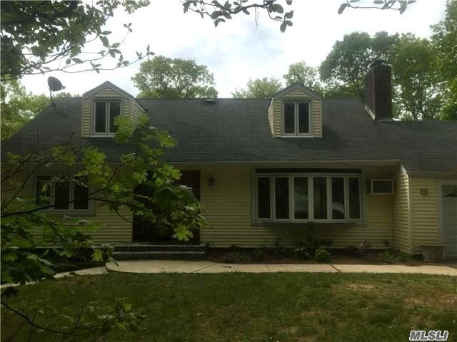 #1 photo, 16 Coraway Rd, Setauket , NY 11733