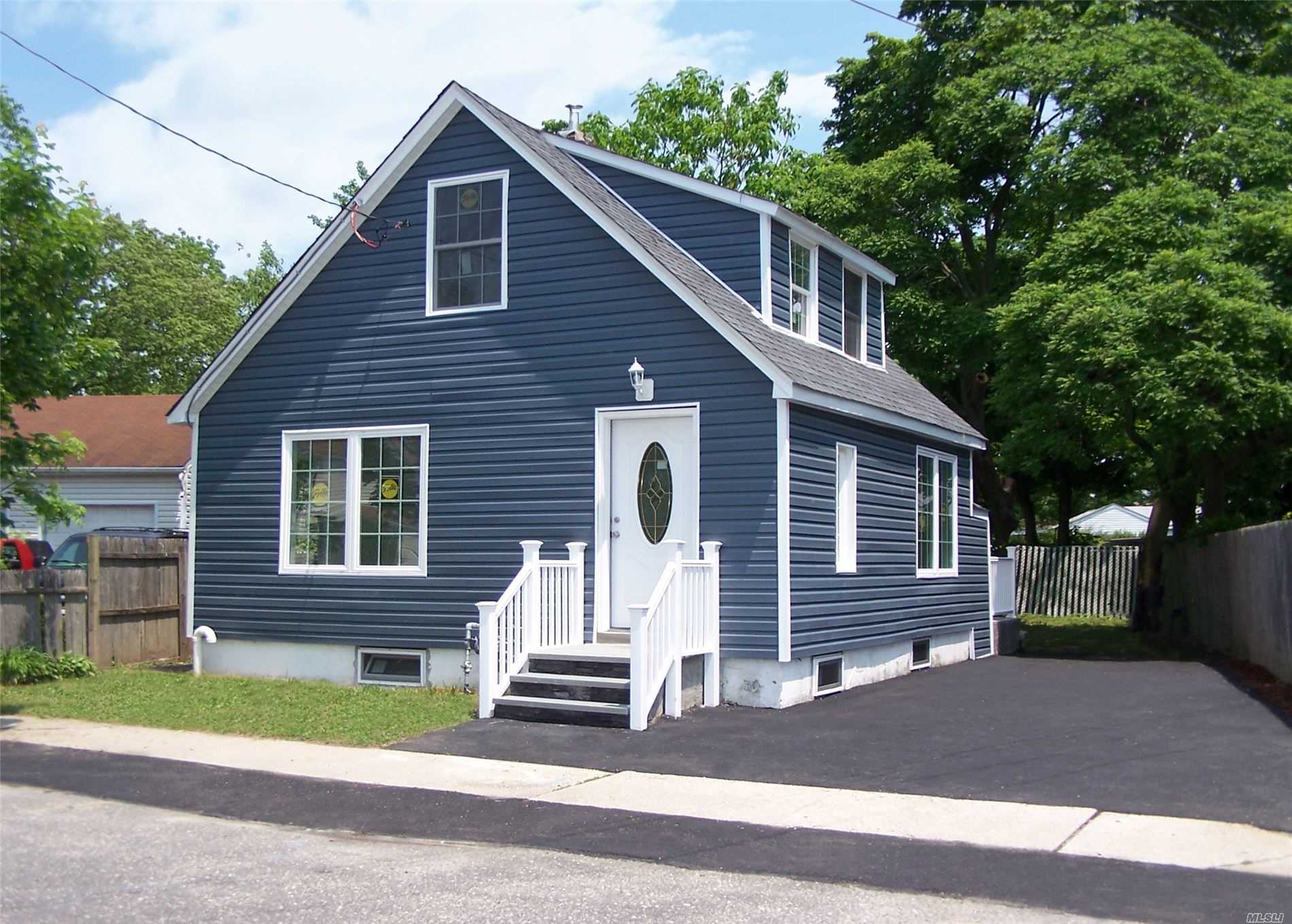 #1 photo, 65 Center Avenue, Bay Shore , NY 11706