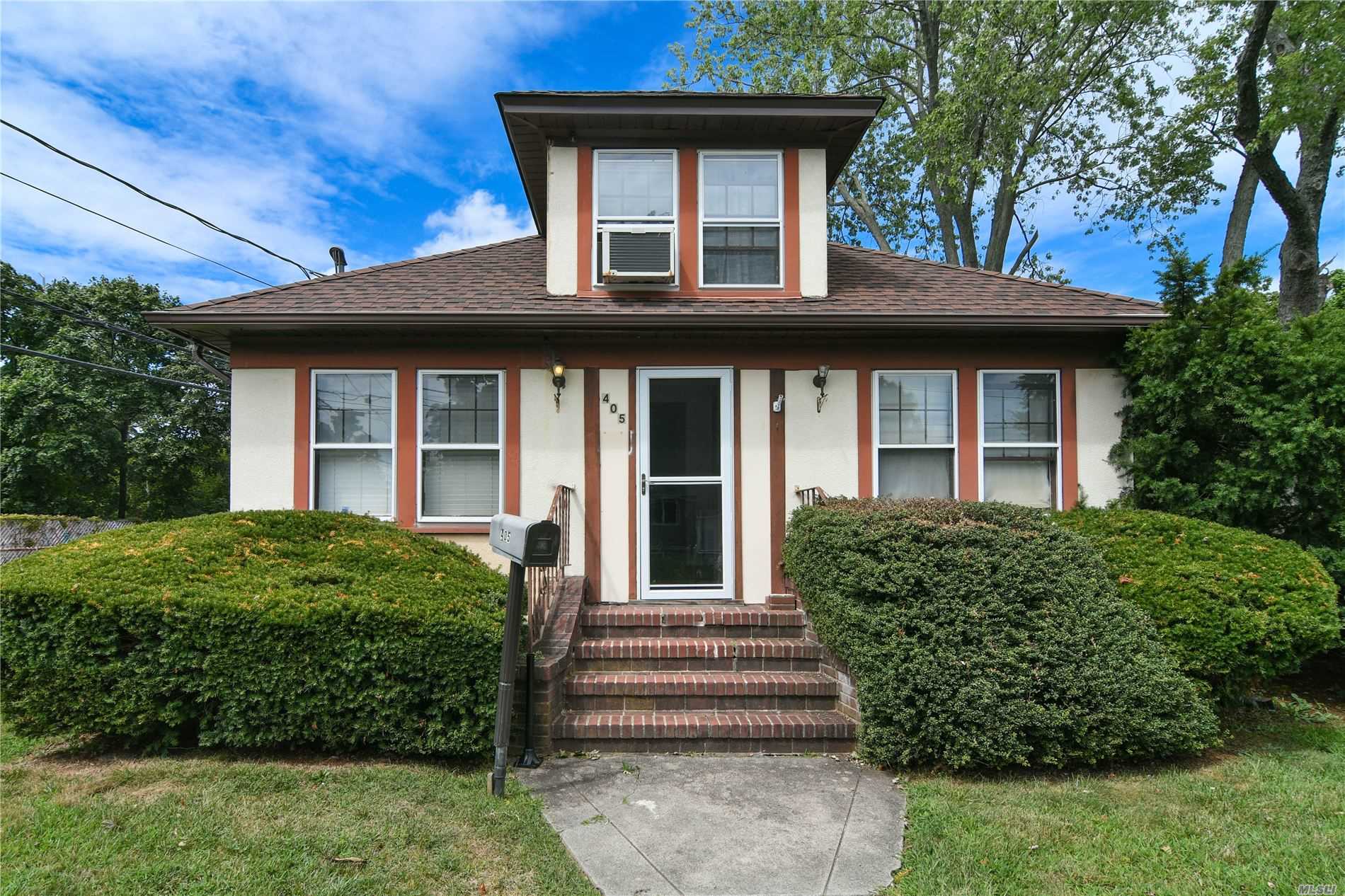 #1 photo, 405 Earle Street, Central Islip , NY 11722