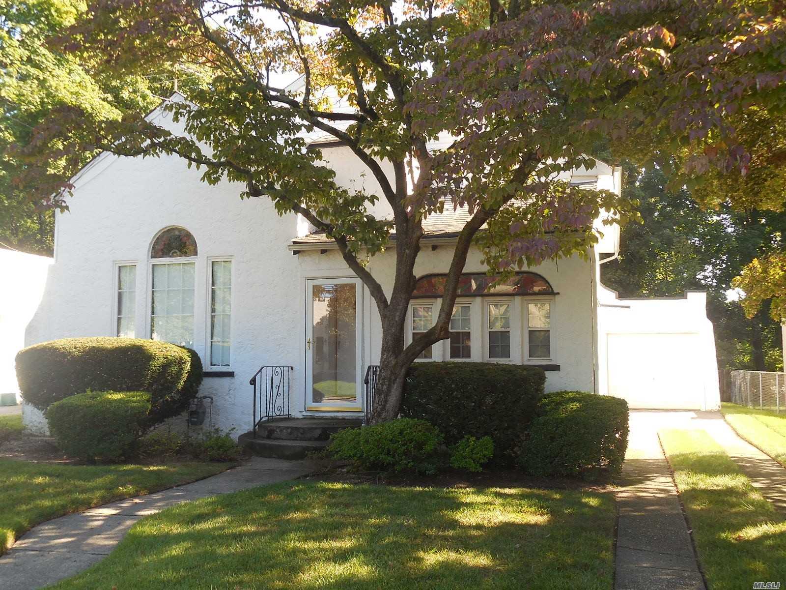 #1 photo, 87 Henry Street, Merrick , NY 11566