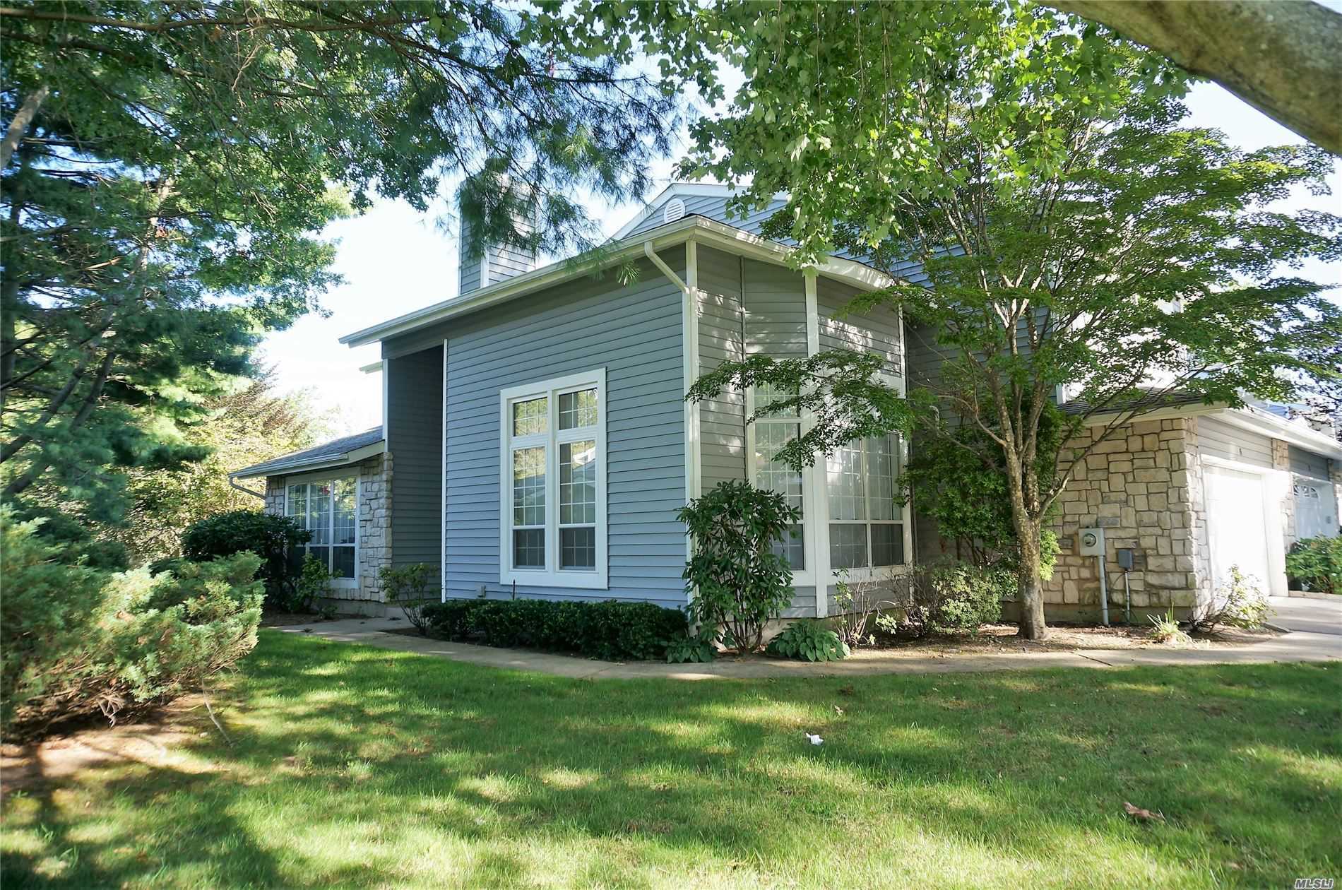 #1 photo, 15 Hampshire Court, サフォーク郡 Holbrook , NY 11741