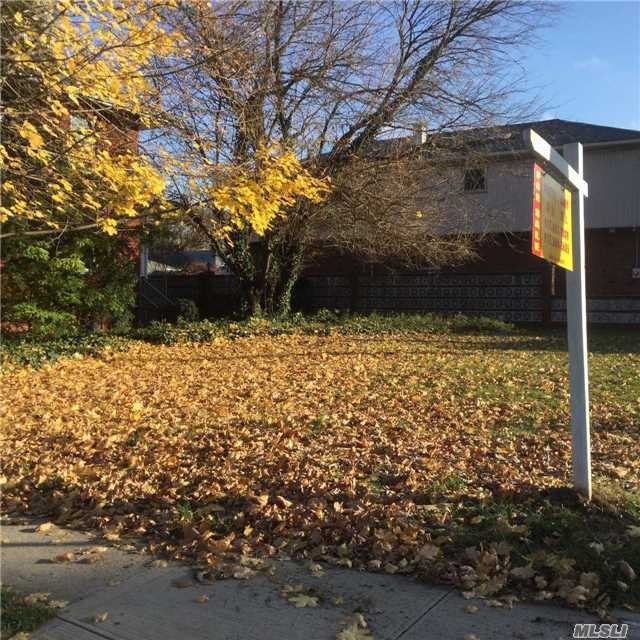 #1 photo, 33-01 213 St, Bayside , NY 11361