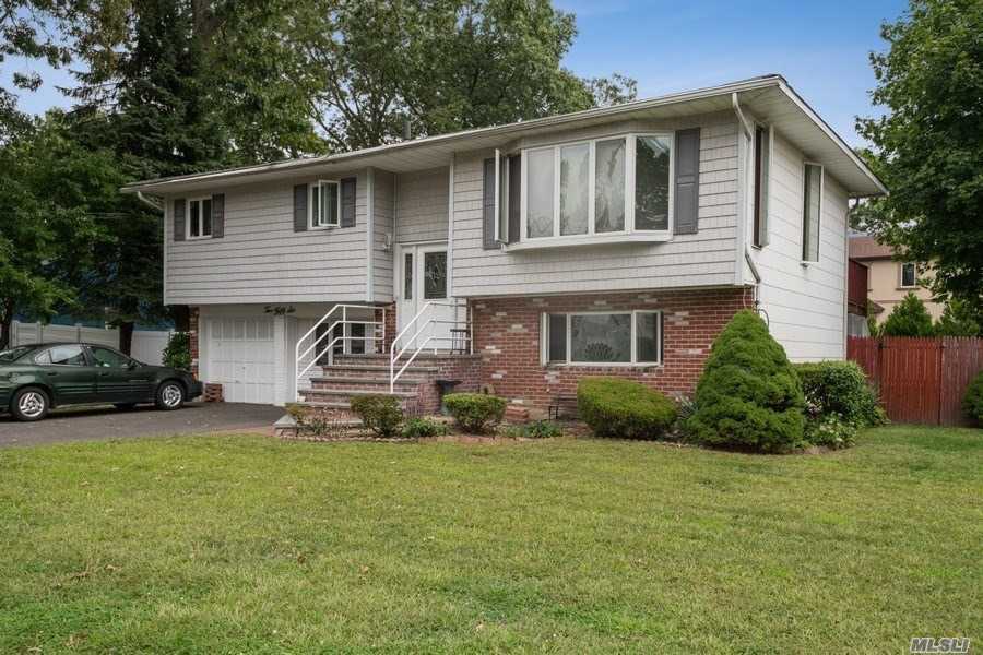 #1 photo, 256 15th Street, Lindenhurst , NY 11757