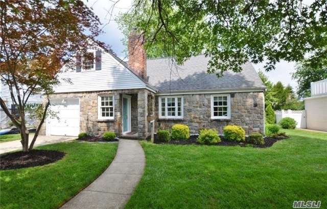 #1 photo, 84 Mayflower Ave, ナッソー郡 Williston Park , NY 11596