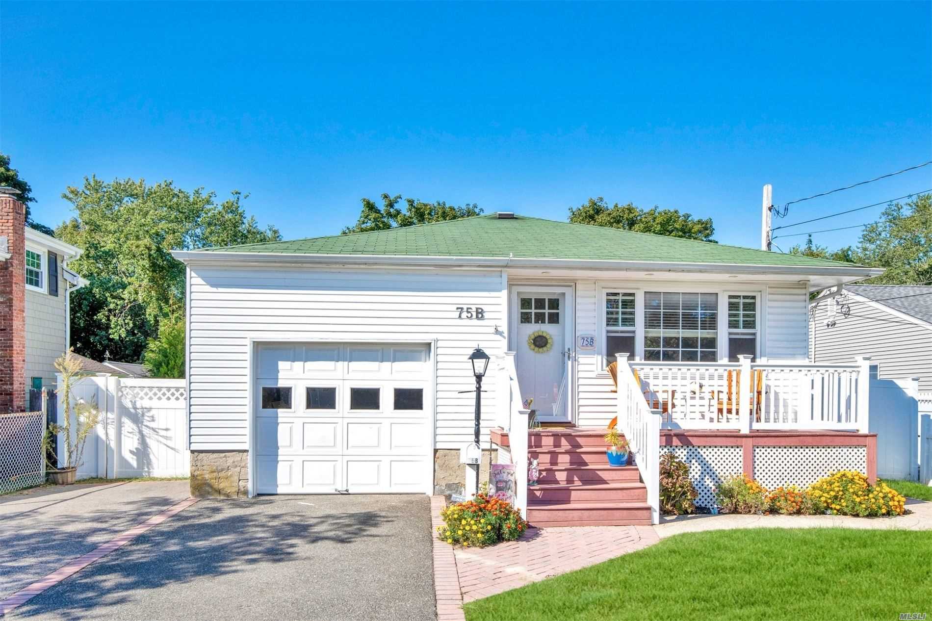 #1 photo, 75B E Madison Street, Саффолк ‖ East Islip , NY 11730