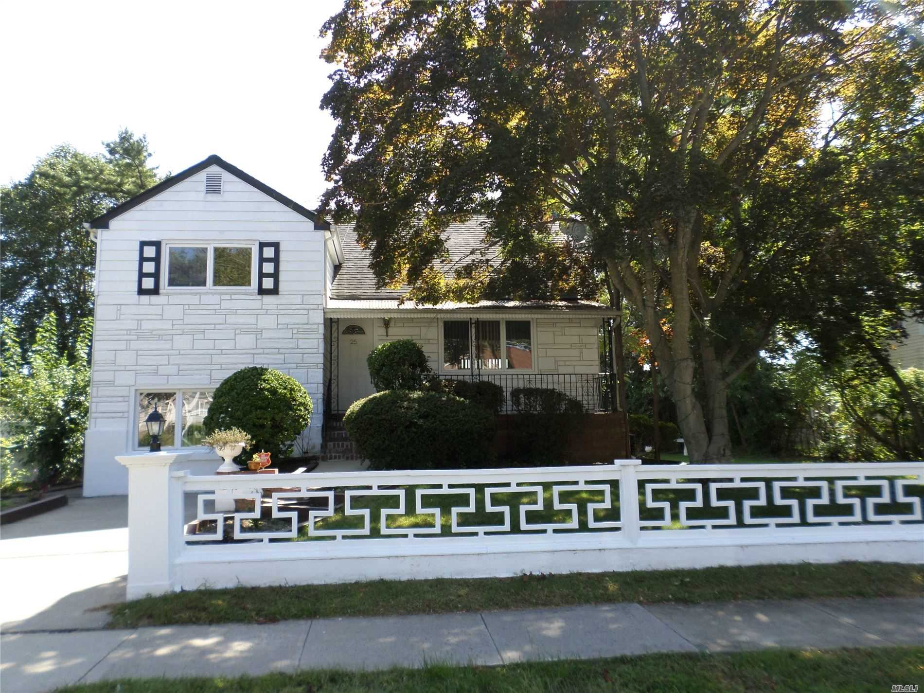 #1 photo, 25 Linden Street, Lindenhurst , NY 11757