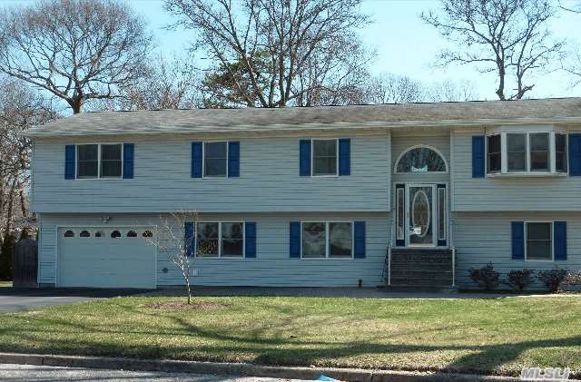 #1 photo, 11 Peconic Lane, Selden , NY 11784