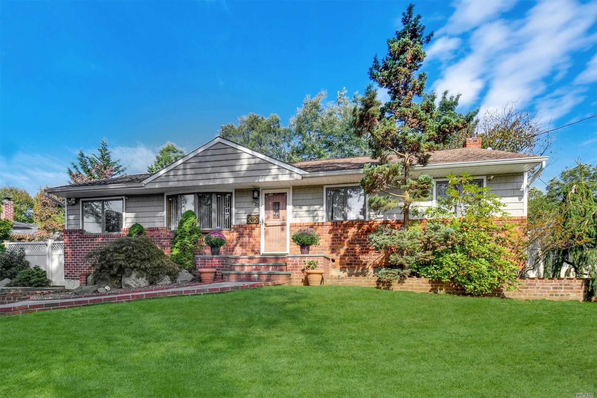 #1 photo, 25 Joyce Lane, Commack , NY 11725