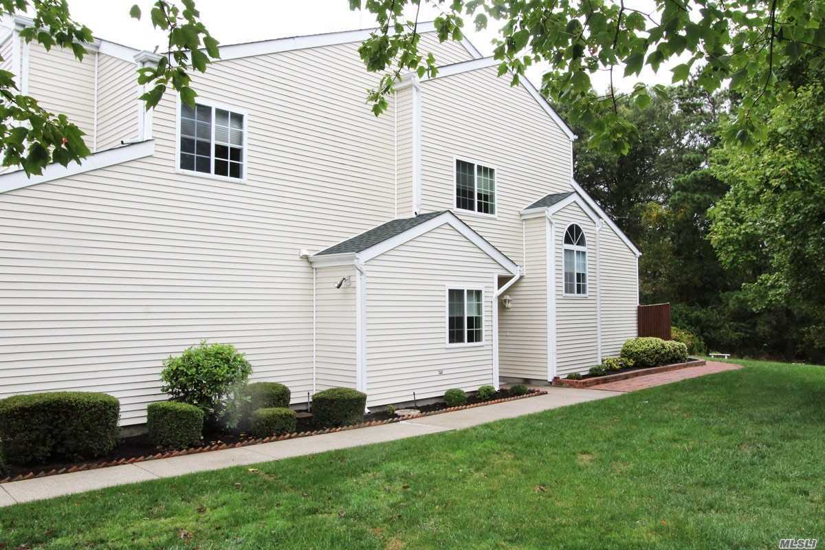 #1 photo, 325 Prairie Court, サフォーク郡 Manorville , NY 11949