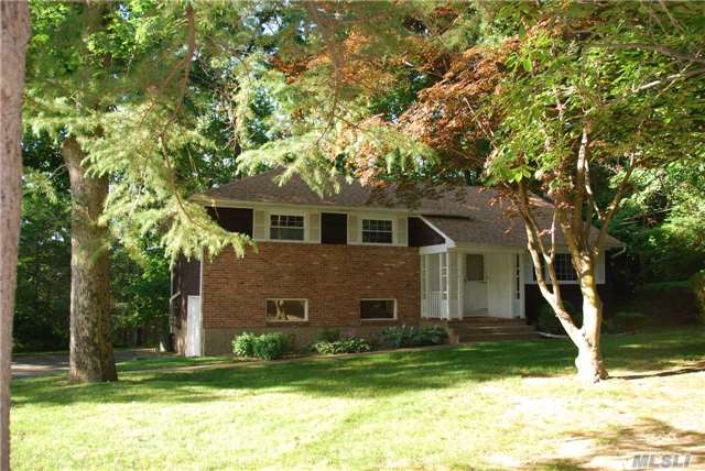 #1 photo, 9 Avon Court, سوفولك Dix Hills , NY 11746