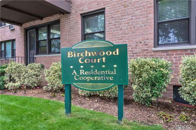 #1 photo, 2 Birchwood, Mineola , NY 11501