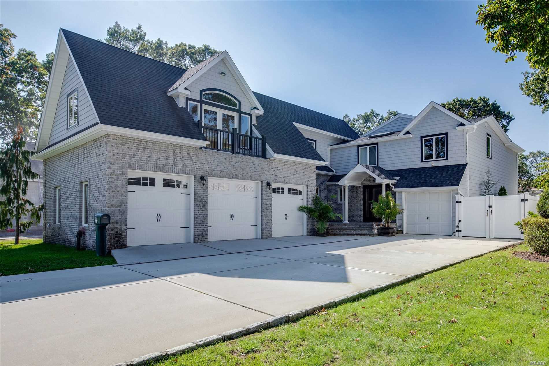 #1 photo, 968 Little Whaleneck Road, Merrick , NY 11566