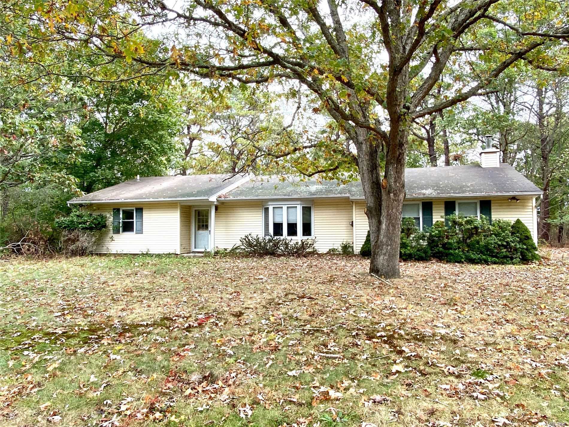 #1 photo, 51 Henearly Drive, 东长岛 Miller Place , NY 11764