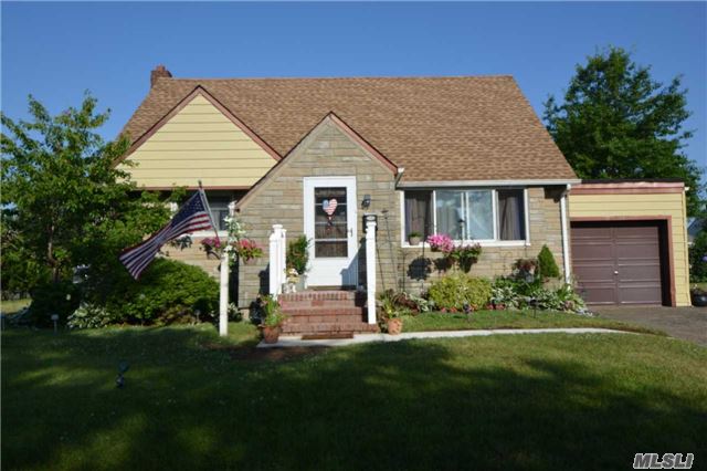 #1 photo, 3229 Roxbury Lane, Levittown , NY 11756