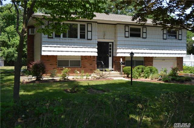 #1 photo, 117 King Street, Bay Shore , NY 11706