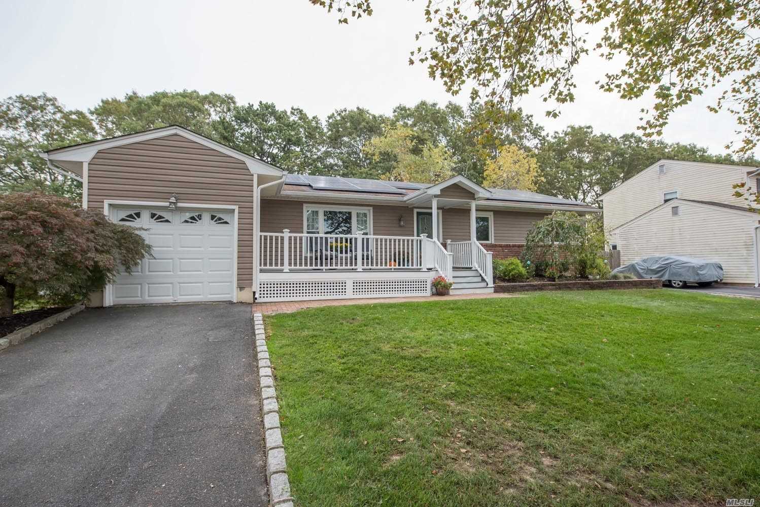 #1 photo, 31 Flintridge Drive, Holbrook , NY 11741