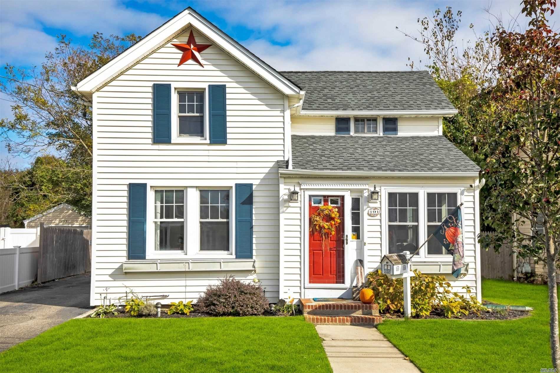 #1 photo, 191 Smith Avenue, Саффолк ‖ Islip , NY 11751