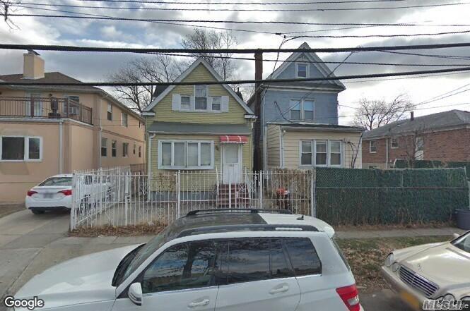 #1 photo, 140-18 Laburnum Ave, Flushing , NY 11355