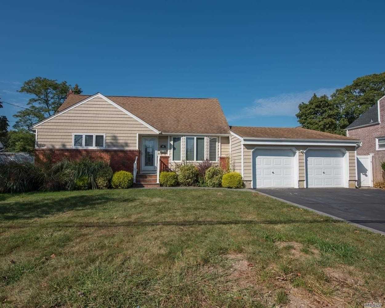 #1 photo, 46 Cayuga Avenue, サフォーク郡 Deer Park , NY 11729