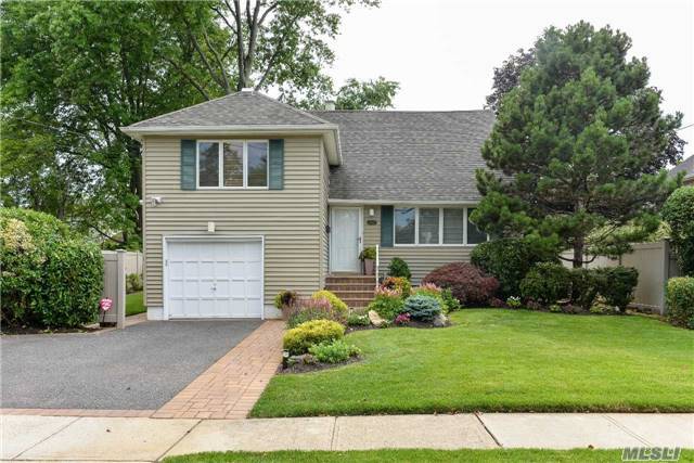 #1 photo, 2832 Beach Drive, Merrick , NY 11566