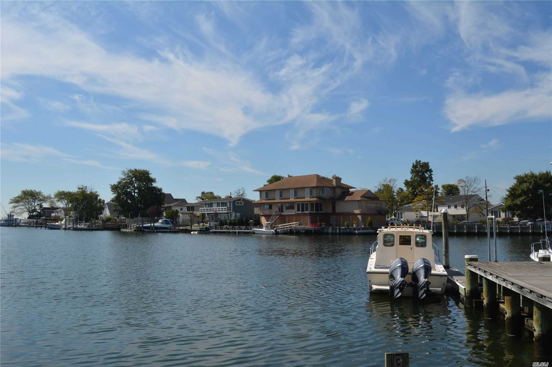 #1 photo, 87 Front Street, ナッソー郡 Freeport , NY 11520