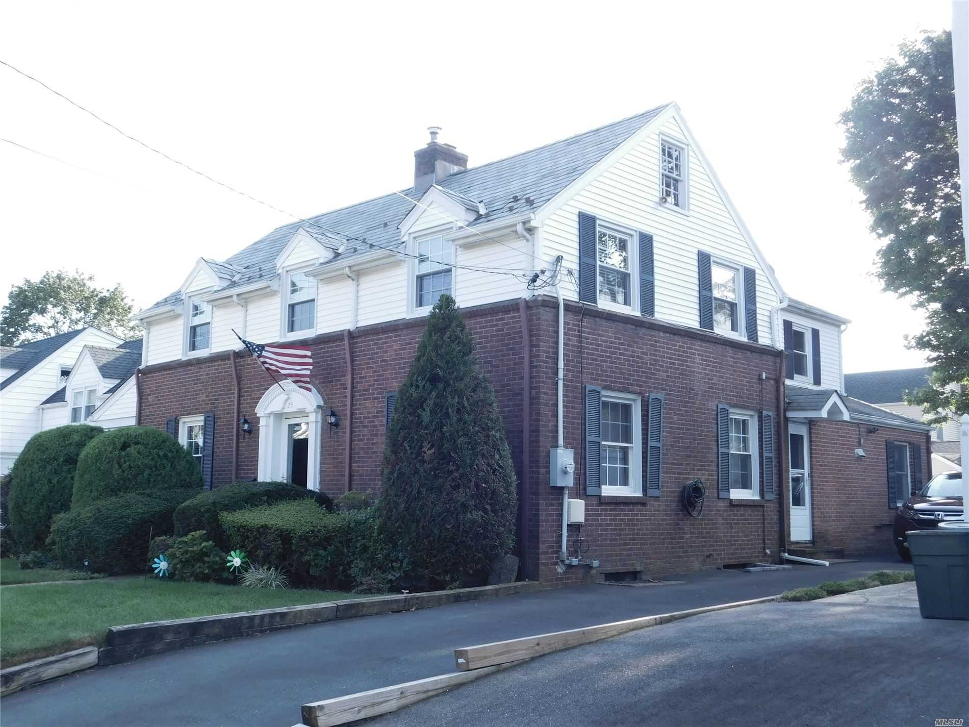 #1 photo, 25 Howland Road, ナッソー郡 East Rockaway , NY 11518