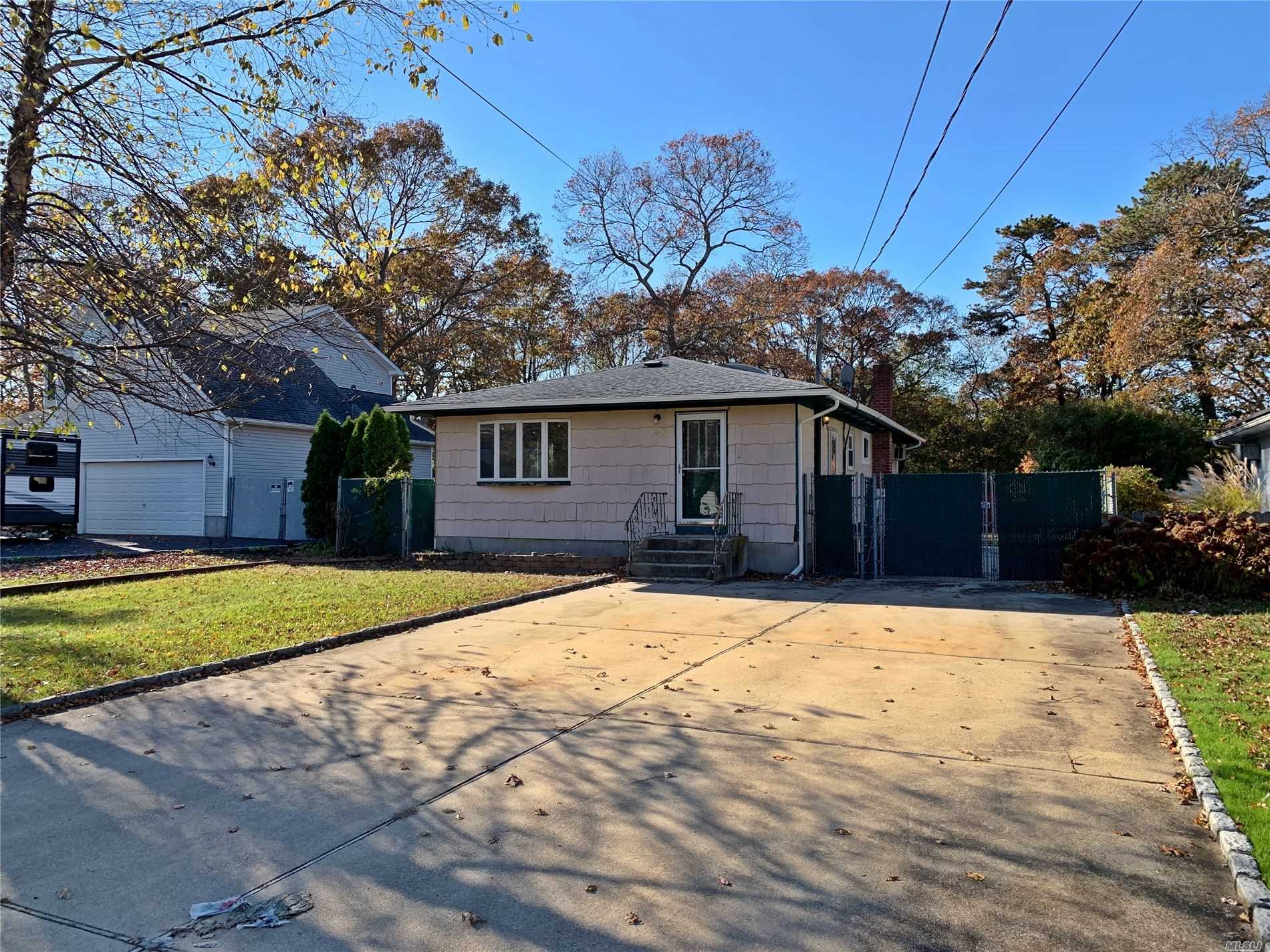 #1 photo, 130 Mill Drive, Mastic Beach , NY 11951