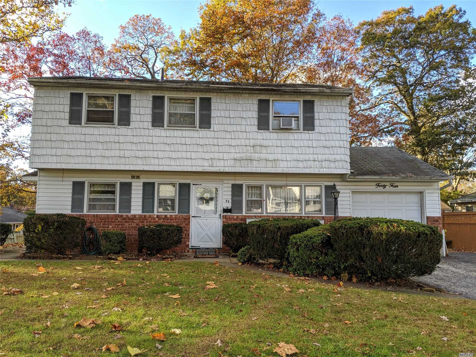 #1 photo, 44 Court Drive, サフォーク郡 South Huntington , NY 11746