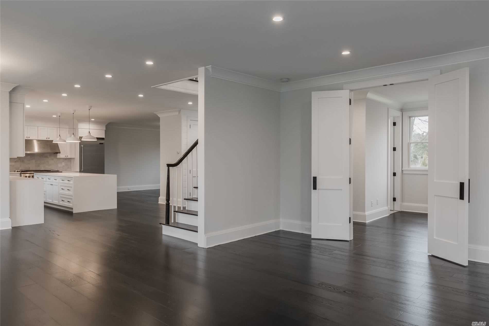 #1 photo, 7 Lincoln Street, Westhampton , NY 11977