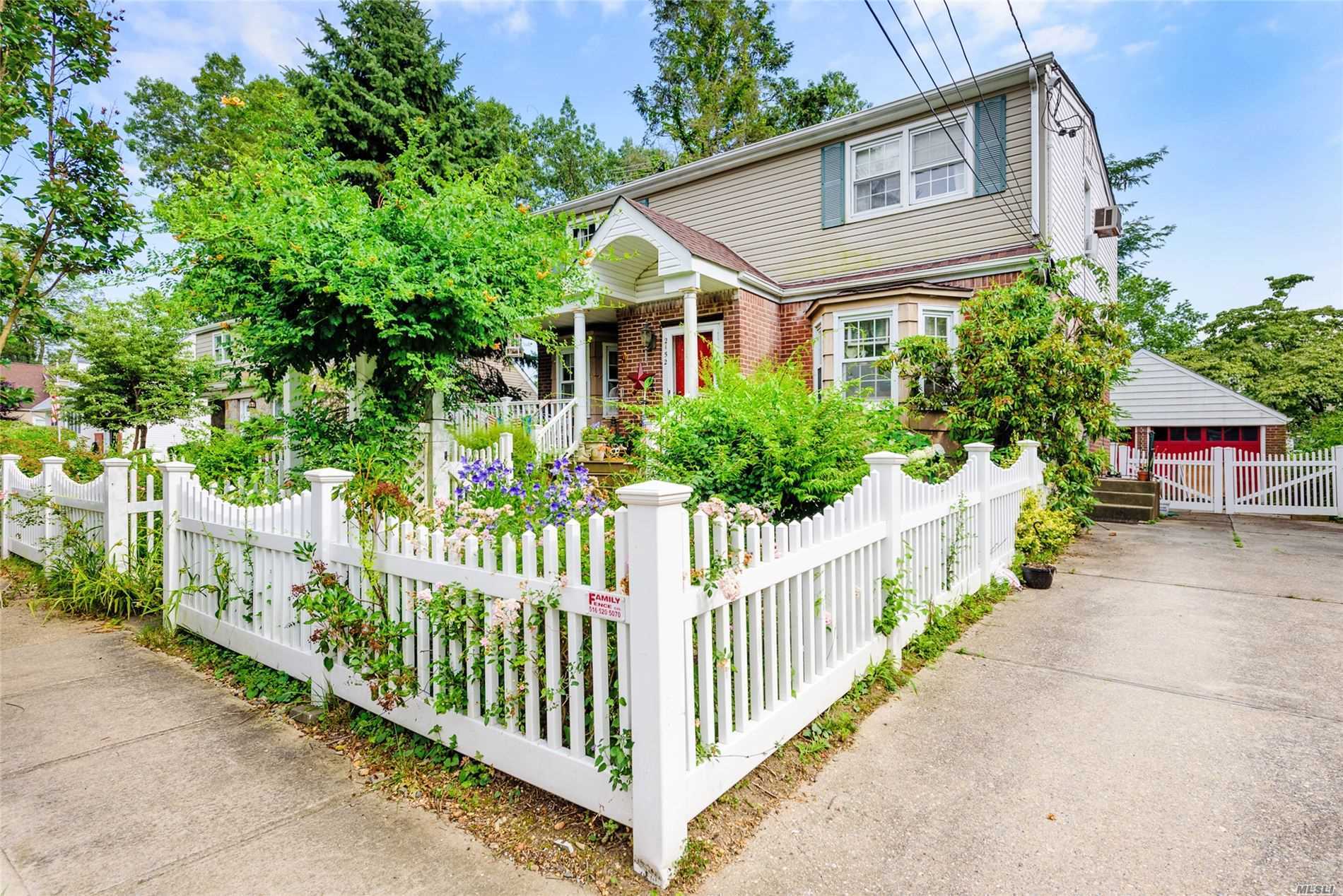 #1 photo, 2152 Potter Avenue, Merrick , NY 11566