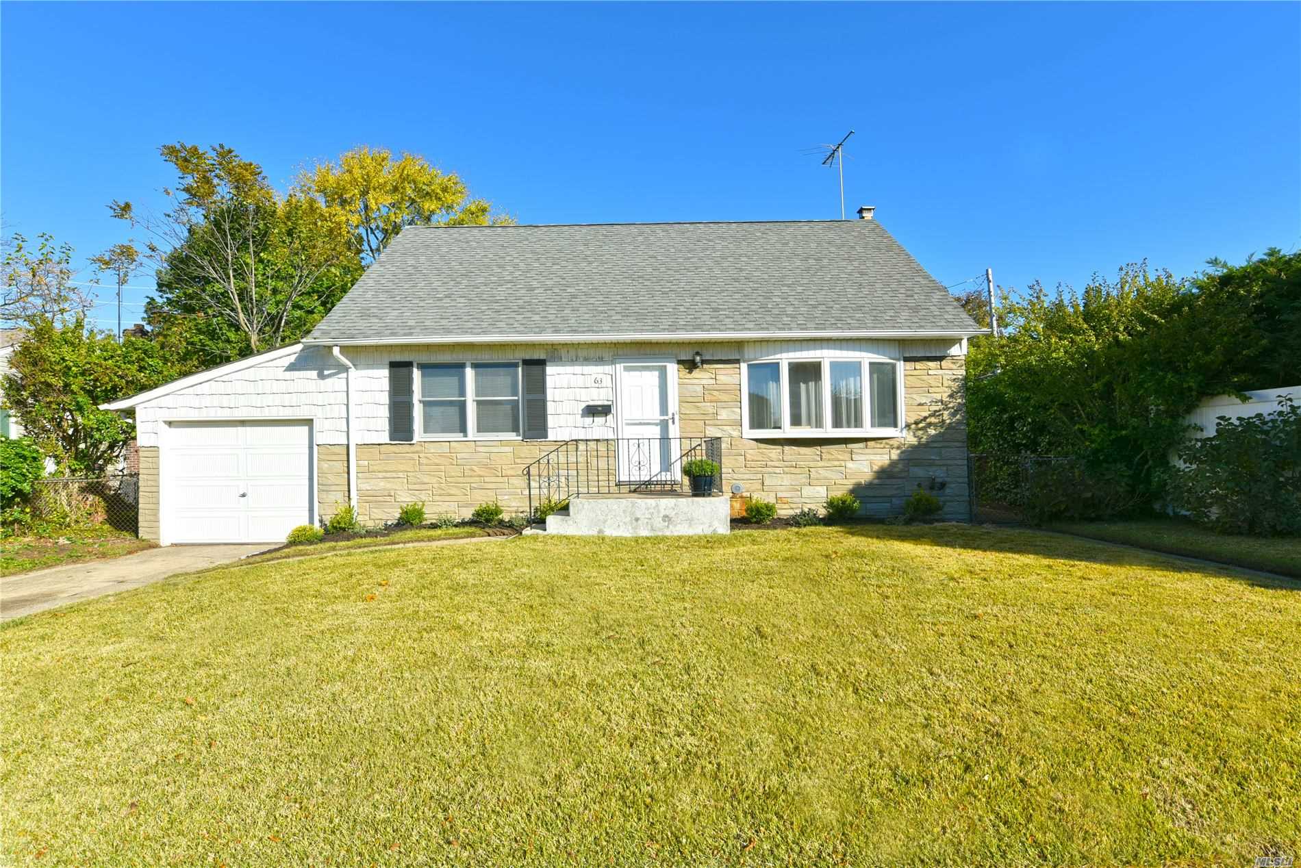 #1 photo, 63 Thorne Ave, Massapequa , NY 11758