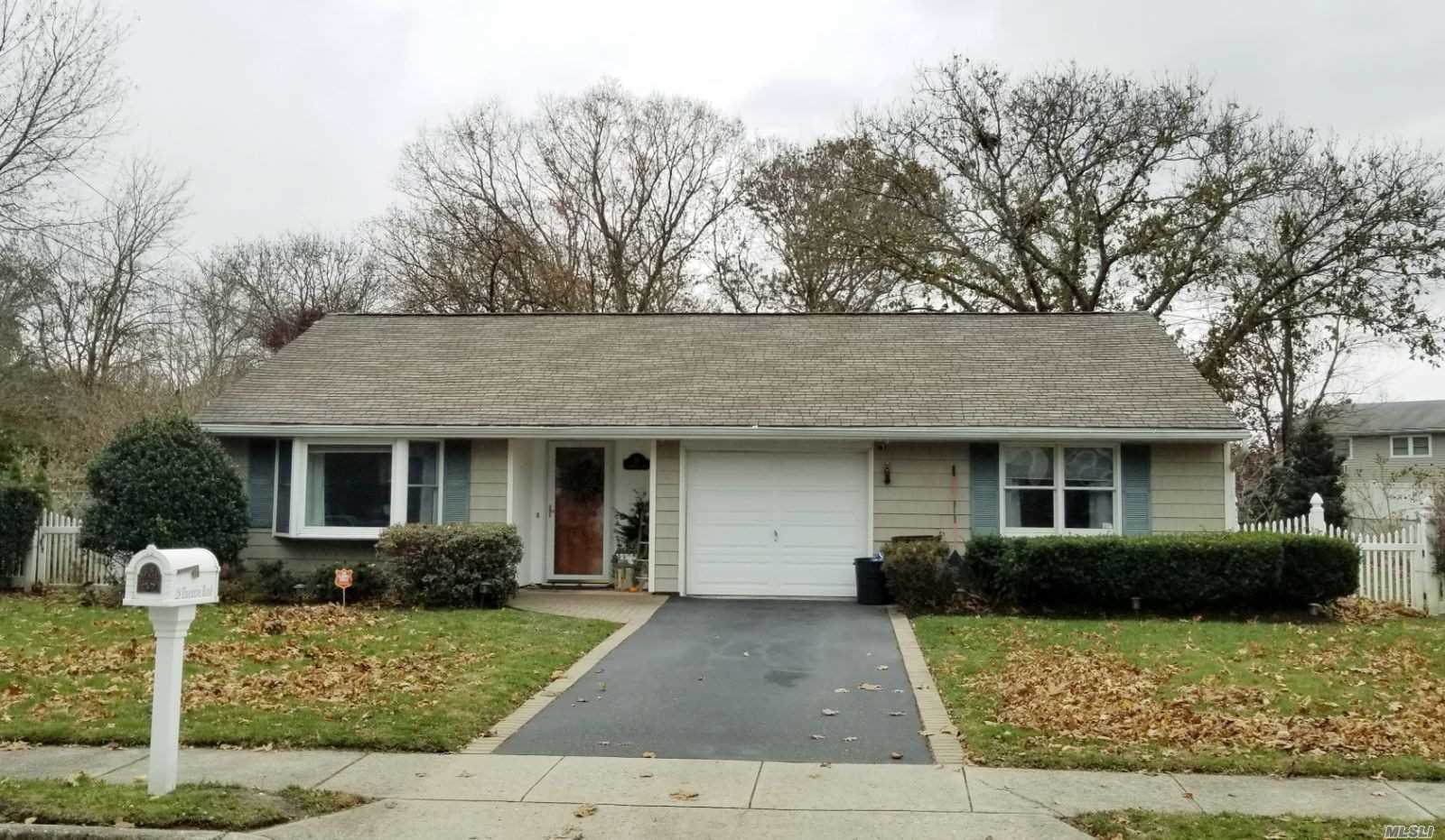 #1 photo, 28 Executive Road, Selden , NY 11784