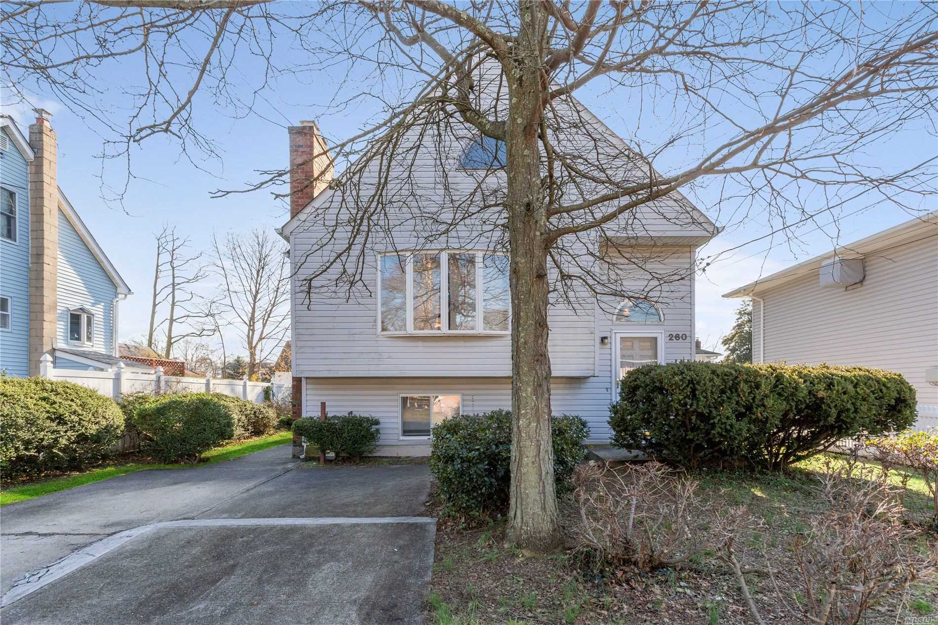 #1 photo, 260 Copiague Place, Copiague , NY 11726