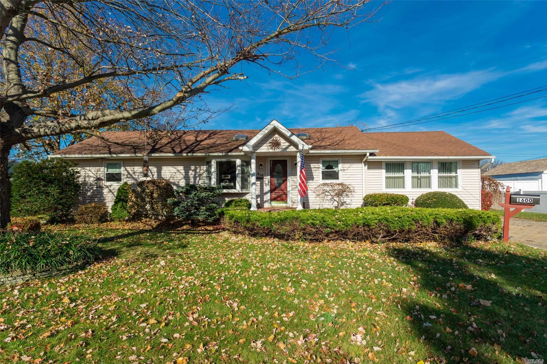 #1 photo, 1600 1st Street, West Babylon , NY 11704